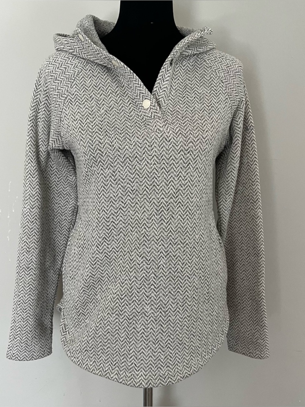 COLUMBIA Women’s Small Gray Herringbone fleece lined Hoodie Woven  Pullover